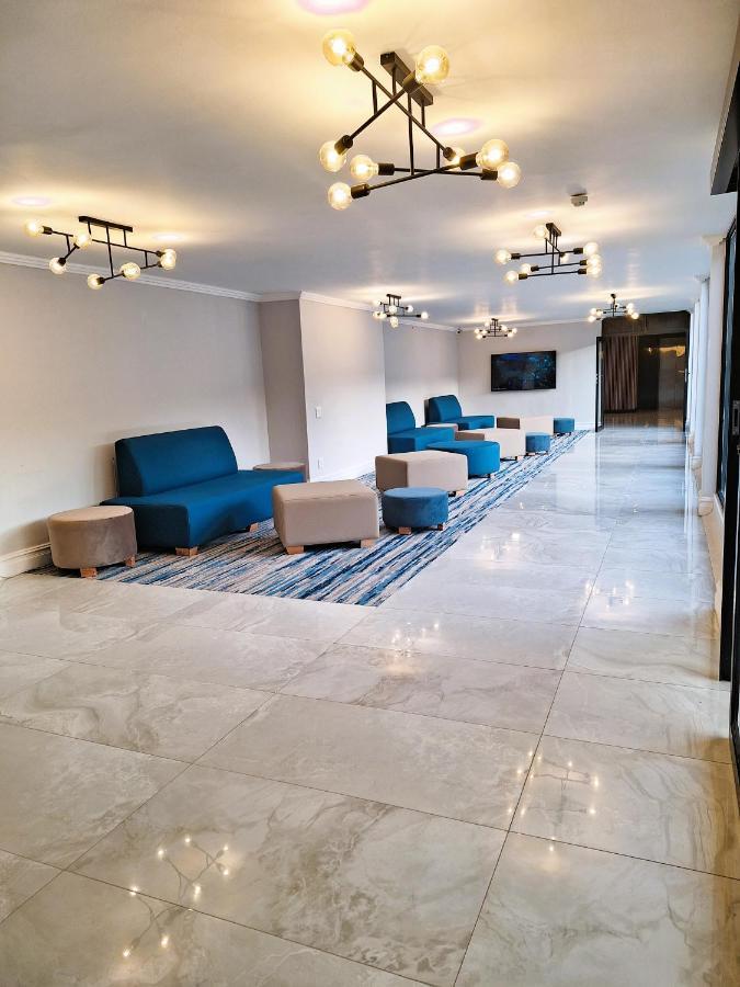 Zar Hotel Amanzimtoti Extérieur photo